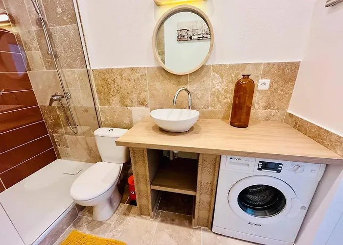 Le Petit Marche - T2 Hypercentre - Wifi * La Rochelle (Charente-Maritime)
