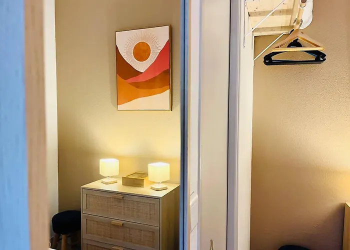 Le Petit Marche - T2 Hypercentre - Wifi * La Rochelle (Charente-Maritime)
